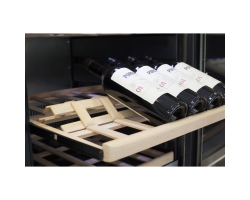 Винный шкаф Caso WineChef Pro 126